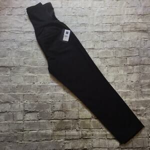 Gap Maternity Slim Crop Pants in Black